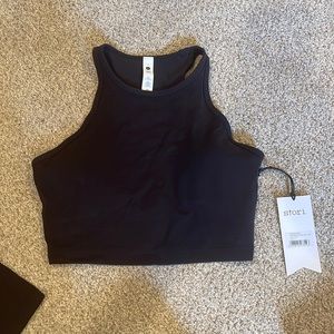 Stori unscripted cropped shelf tank onyx size 6